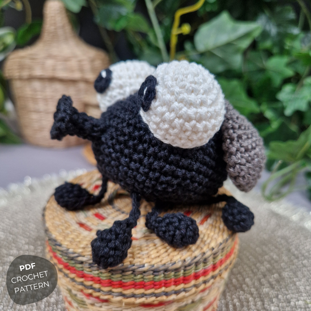 Peterchen the Fly Crochet Pattern