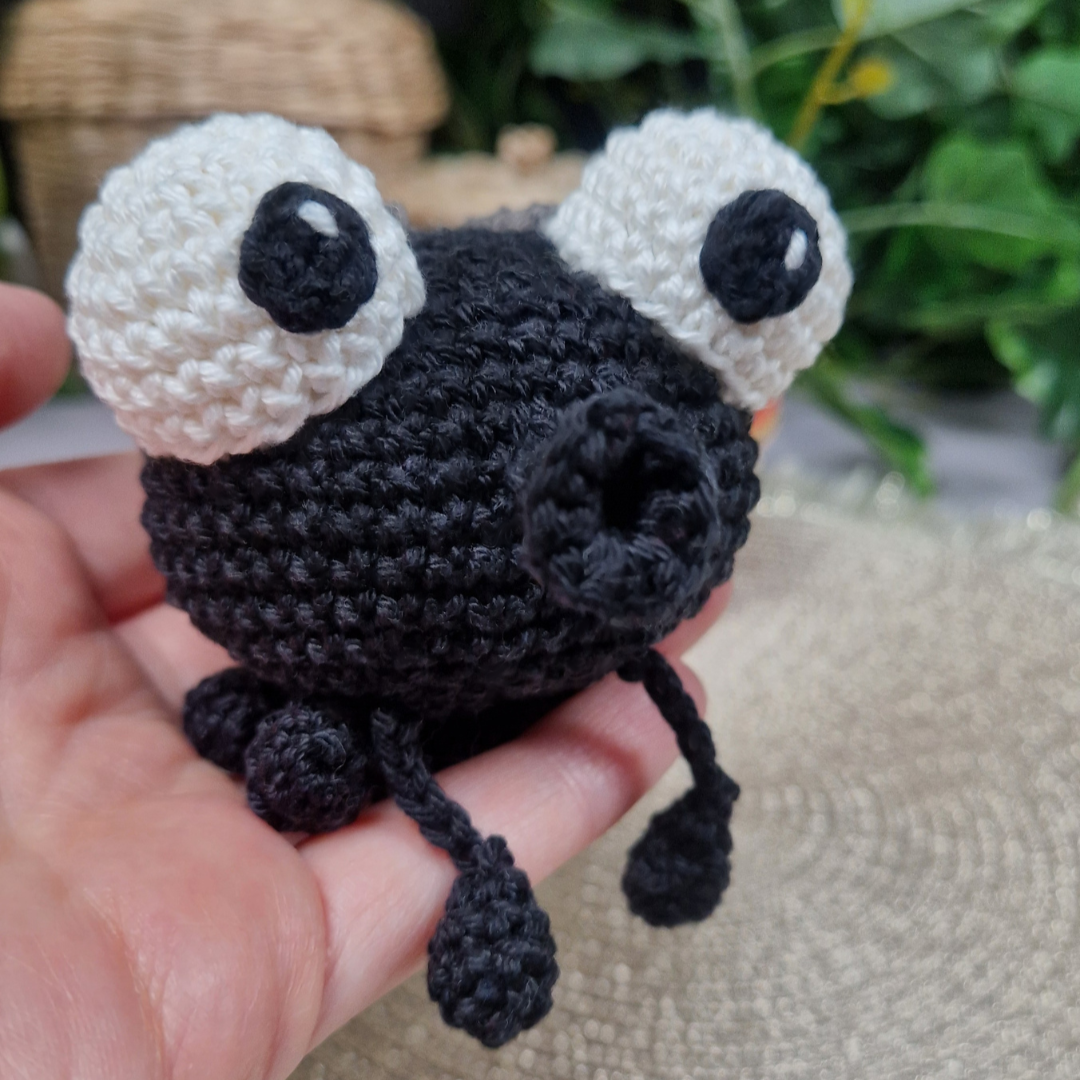 Peterchen the Fly Crochet Pattern